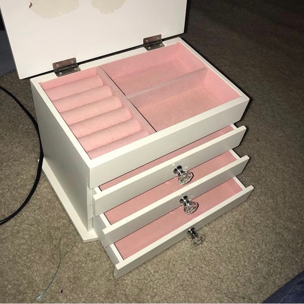 jewelry box